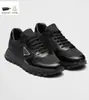 En Stock 2025 Moda Triángulo Micro-Logo Suela Gruesa Aumentador de Altura Zapatos de Papá Punta Redonda Con Cordones Versátiles Zapatillas Casuales
