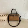 Bolso nuevo, elegante y versátil de 2006, perfecto para ir al trabajo, con un diseño único, ligero y se puede llevar como bolso de hombro o bolso cruzado