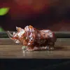 Figura Decorativa de Rinoceronte de Resina para Escritorio de Oficina Mascota Rellena de Fragmentos de Cristal Natural y Cristal de Concha Rosa