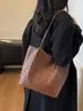 Bolsa Tote Transfronteiriça Outono Novo Estilo Ombro Único Padrão Trançado para Ir ao Trabalho Casual Grande Capacidade Moda Simples Portátil Bolsa para Sogra