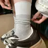 Calcetines de rayas sin costuras, estilo coreano de rayas finas, calcetines de algodón transpirable que absorben el sudor de algodón australiano fino, calcetines de media pantorrilla versátiles, modernos y simples para mujer