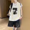 Novo conjunto tie-dye fresco de verão para homens, solto e respirável, estiloso e moderno, conjunto versátil de regata e shorts