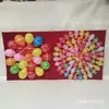 Monta un Puesto con Globos y Pistolas para Disparar Globos con Dardos y Balines