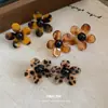 Brincos Pingente Flor Redonda Degradê de Resina Retrô para Mulheres, Brincos Estilo Melange, Brincos de Design de Nicho Atacado