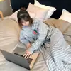 Pijama de manga comprida listrado bordado com frutas, estilo coreano, soltinho, plus size, para primavera e outono, roupa de casa
