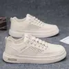 Zapatos blancos para hombre, transpirables de verano, nuevo modelo 2026, zapatos casuales de cuero slip-on para jóvenes deportistas, para el trabajo y el ocio