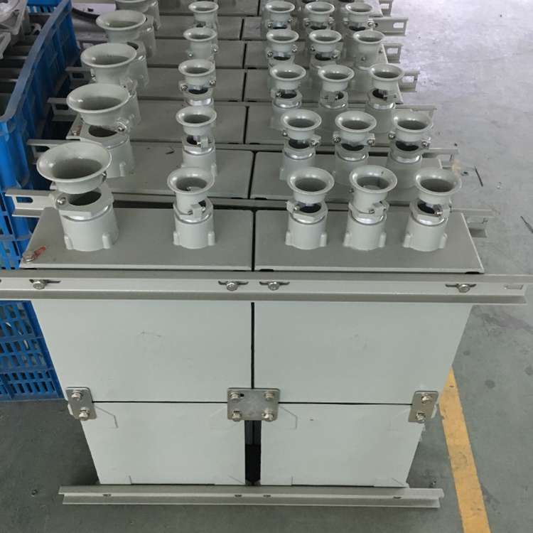 防爆箱配电箱背面