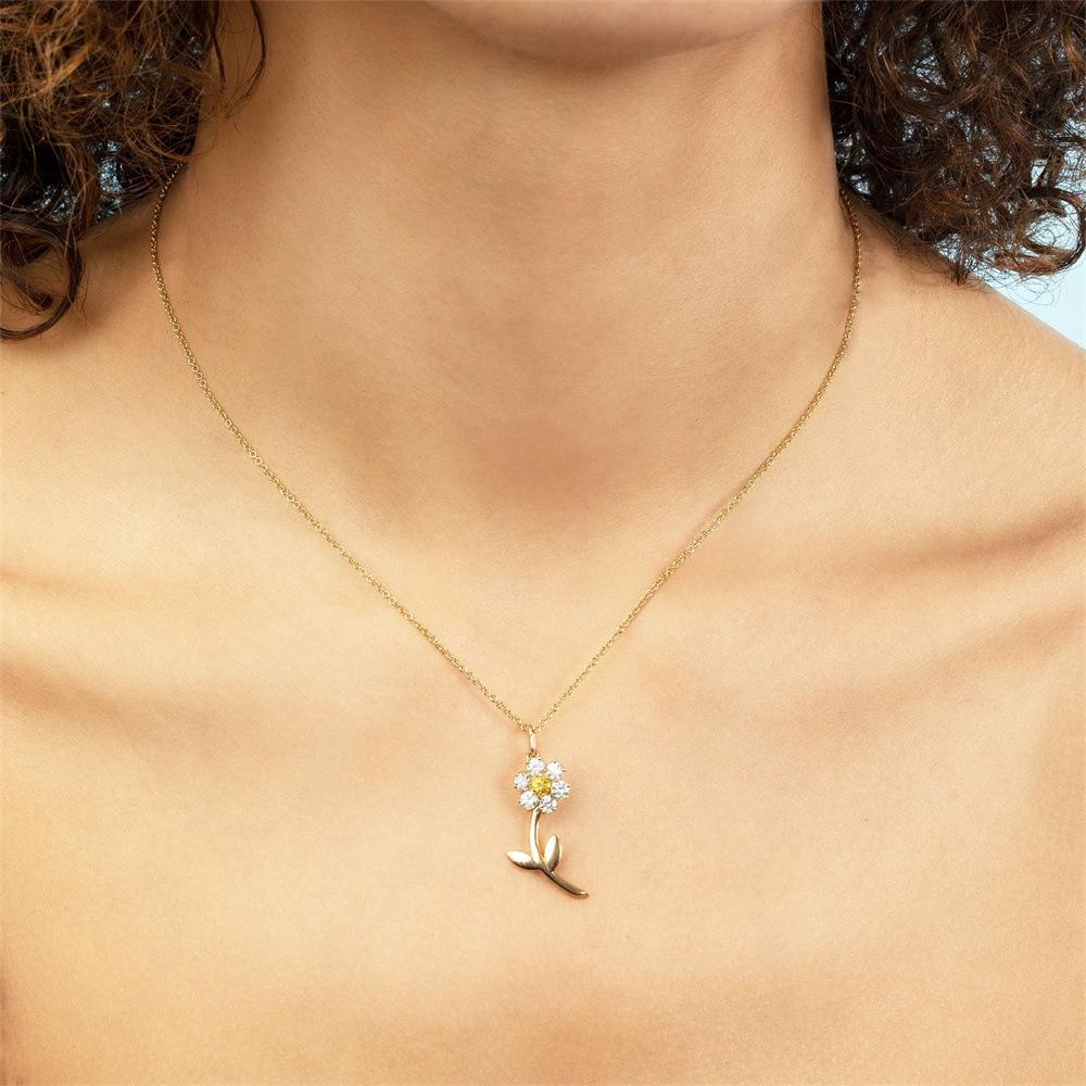 DIA-FLOWER-PENDANT_x864_crop_c