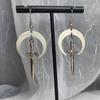 Pendientes de luna y espada, joyería gótica, pendientes de daga, pendientes de luna.