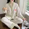 Pijama de Terciopelo Coral para Mujer en Otoño e Invierno Nuevo Estilo Forrado de Felpa Engrosado Cálido Dulce Franela Se Puede Usar Fuera de Casa Conjunto de Ropa para el Hogar