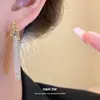 Pendientes de Moda con Borlas Plegadas de Aguja Plateada en Forma de C, Pendientes de Lujo Ligero de Gama Alta, Pendientes de Temperamento de Moda Retro Europeos y Americanos para Mujer