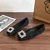 Sapatos rasos de bico quadrado em pele de ovelha para mulheres, sapatos baixos estilo Chanel, novo modelo 2026, com strass, sapatos elegantes de sola macia para o dia a dia para mulheres