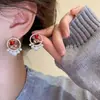 Brincos Geométricos de Letra Retro de Alto Senso Design Simples de Nicho Moda Brincos Versáteis Brincos
