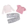 Conjunto de otoño para niña estilo coreano 2026 nuevo modelo, súper lindo top dulce a rayas de dos piezas falsas para bebé con pantalones cargo grises