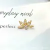 Pendientes de Titanio F-136 Aleación de Titanio Circonia Flor de Loto G23 Titanio Rosca Interna Circonia Labret Piercing Joyería Cabeza