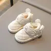 Botas de Nieve para Niños 2025 Invierno Nuevo Estilo Botines Cortos para Niñas con Forro de Felpa Impermeables para Niños Zapatos de Algodón de Moda para Bebés y Niños Pequeños