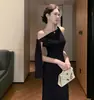 Vestido Sexy Asimétrico con Hombro Caído y Cinta, Ajustado al Cuerpo, Falda Larga