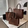 Bolsas de fieltro al por mayor para fabricantes, bolsas tote, personalizables con logo, diseños y texto; bolsas de regalo y bolsas de embalaje reforzadas