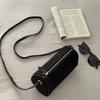 Bolsa de Couro Camurça Texturizada para Cartucho de Caneta Transfronteiriça Retrô Camurça Ombro Único Transversal Cilindro Bolsa Feminina Design de Nicho Fosca Casual