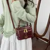Bolsa elegante para mulheres 2026 nova bolsa balde vintage de luxo leve versátil para o dia a dia, bolsa de ombro e transversal