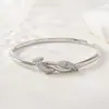 Lujo Ligero, Pulsera Moderna y Única con Circonitas Micropavé con Forma de Serpiente, Exquisito Lujo Ligero, Versátil y Joyería de Mano Abierta de Alta Gama