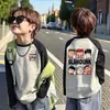 Camiseta de manga larga para niño de algodón puro con bloques de color, capa base para primavera/otoño, nuevo top raglán estampado elegante y versátil para niños