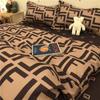 Lujo ligero Algodón lavado americano pony juego de cuatro piezas sábana funda nórdica cama doble dormitorio de estudiante juego de tres piezas