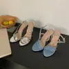 Sandalias de una tira 2025 Verano Nueva Moda Sexy Elegantes plateadas Tacones Altos Tacón de Aguja Punta Abierta Zapatos Romanos