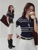 Camiseta tipo polo a rayas de bloques de color para mujer, manga corta, casual de verano, con temperamento, adelgazante, versátil, top de punto de seda helada
