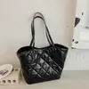 Bolso de hombro casual de cadena de gran capacidad retro más vendido transfronterizo para mujer, nuevo bolso tote de moda con patrón de diamantes 2026