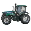 O trator Lovo M1604-5XP de tração nas quatro rodas é um trator de alta potência adequado tanto para terrenos planos quanto ondulados, bem como para uso em terra seca e úmida.