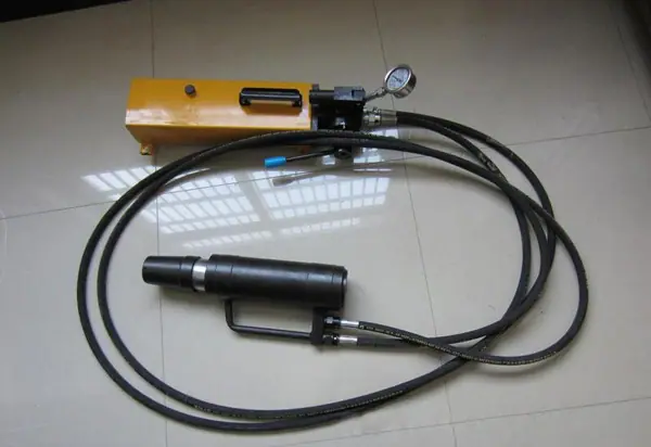 MS15-250-63锚索张拉机具3.JPG