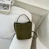 Bolso Cubo Textura Tejida para el Trabajo Nuevo de Moda Verano 2026 Bolso de Hombro Cruzado de Color Sólido de Moda Bolso de Mano Personalizado
