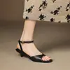 Primer Encuentro Jifa Sandalias de Tacón Bajo Francés de Una Sola Correa para Mujer Verano 2025 Nuevo Estilo con Faldas Punta Abierta Moda Sandalias Romanas