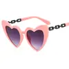 Europa y Estados Unidos nuevas gafas de sol ojo de gato montura pequeña cadena metálica gafas de sol de moda gafas de sol hip-hop callejeras transfronterizas para mujer