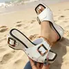 Sandalias de Remaches Transfronterizas Europeas y Americanas Pantuflas de Moda Tendencia Talla Grande para Mujer Transfronterizo 2026 Cuña de Suela Gruesa Venta al por Mayor Talla Grande