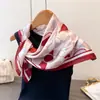 Nuevo Pañuelo de Imitación Seda con Estampado de Rosas, Chal de Alta Gama, Bufanda Versátil para el Cuello, Pañuelo para la Cabeza, Bufanda para Mujer