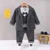 Terno Completo Estilo Britânico para Meninos, Novo Conjunto Infantil Xadrez com Gravata Borboleta para Primavera e Outono, Estiloso Estilo Coreano