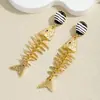 Pendientes Florales de Estilo Transfronterizo Europeo y Americano, Geométricos Vintage Tridimensionales de Metal con Textura Irregular, Clavos de Pétalo Exagerados