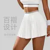 Nova saia plissada de verão com design anti-exposição, cintura de cor contrastante, adequada para fitness e corrida, falso two-piece com fenda e bolsos, minissaia de ioga