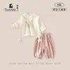 Conjunto de camiseta de manga larga y pantalones para niña, nueva colección otoño 2026, tops para bebés y niños pequeños, atuendo versátil de otoño para bebés niñas