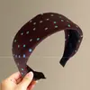 Faixa de cabeça larga de tricô minimalista e elegante estilo coreano para mulheres, novo modelo 2026, adequada para uso diário, projetada para realçar a aparência da linha do cabelo e pode ser usada como faixa de cabeça para lavar o rosto ou presilha de cabelo