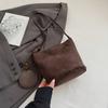 Bolsa Saco da Moda Outono Nova para Mulheres, Estilo Coreano de Nicho, Bolsa de Ombro Estilosa, Bolsa de Mão Suede Retrô para o Dia a Dia