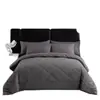 Kit de cama de três peças para hotéis e pousadas, sucesso de vendas internacionais. Roupa de cama de alta qualidade, acolchoada e escovada, em cores sólidas, para comércio exterior europeu e americano.