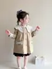 Gabardina para Niñas 2026 Otoño Nueva Moda Estilo Coreano Holgada Cuello de Encaje Abrigo de Longitud Media para Niños