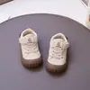 Botas Novas de Outono Primavera 2026 para Meninas Sapatos Esportivos Infantis Sapatos para Meninos Sapatinhos Versáteis para Caminhar