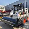 Exportados para a África, Carregadores Compactos de Pneus com Tração nas Quatro Rodas São Adaptados para Uso com Rolos Compactadores/Empilhadeiras/Descompactadores de Solo e Outros Carregadores a Diesel