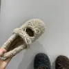 Sapatos femininos estilo laço francês, sapatos de festa, sapatos de sola reta para outono e inverno para combinar com saias, sapatos peludos para mulheres, sapatos de pelúcia cinza sem salto para uso externo.