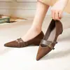 Outono e Inverno 2025 Novo Estilo Interno 5cm Bico Fino Retrô Fivela Boca Rasa Sapatilhas Femininas Boca Rasa Elegante Versátil Sapatos de Trabalho