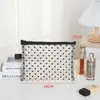 Bolsa de Maquiagem de Rede Estilo Ins Super Popular Bolsa de Maquiagem Portátil Feminina Malha de Amor Boca de Maquiagem Envelope Vermelho Armazenamento de Cosméticos